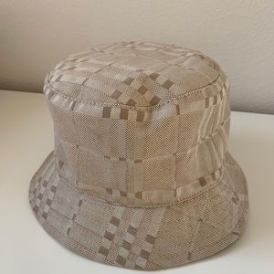Burberry Bucket Hat - Size Large